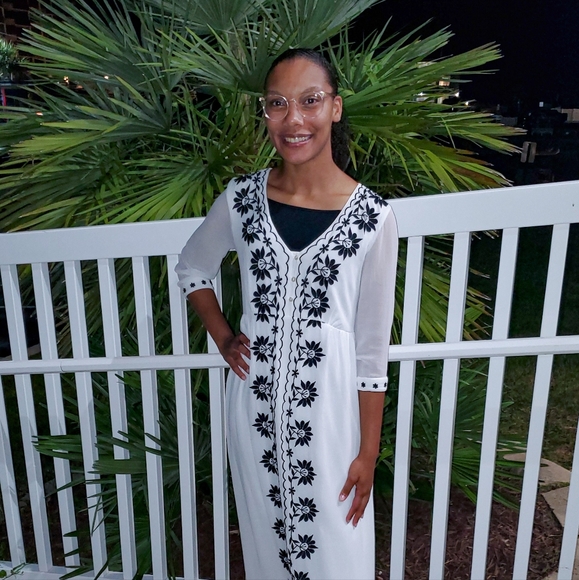 Meet Your Posher, Ashley! - Picture 2 of 3